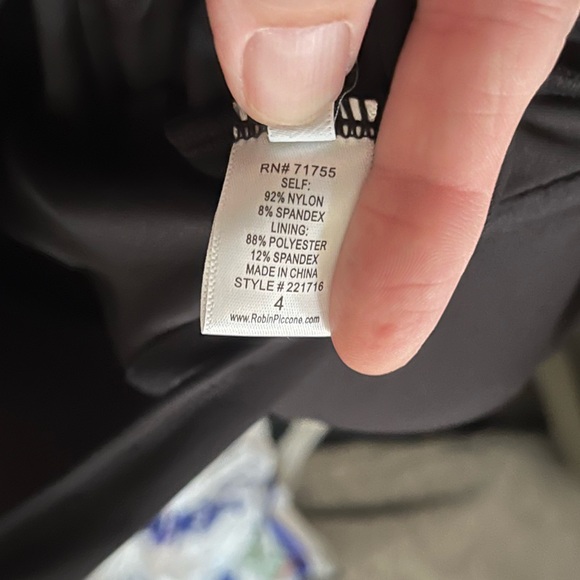 Robin Piccone Ava Plunge Underwire One-Piece Swimsuit 4 black perfect condition - Picture 5 of 9